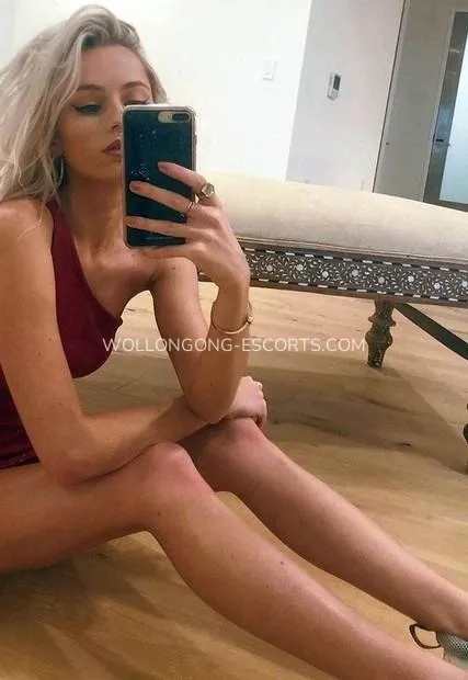 Wollongong escorts Julianna — 2