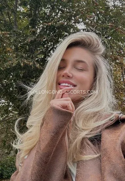 Wollongong escorts Lily — 4