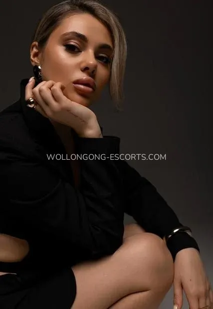Wollongong escorts Selena — 10