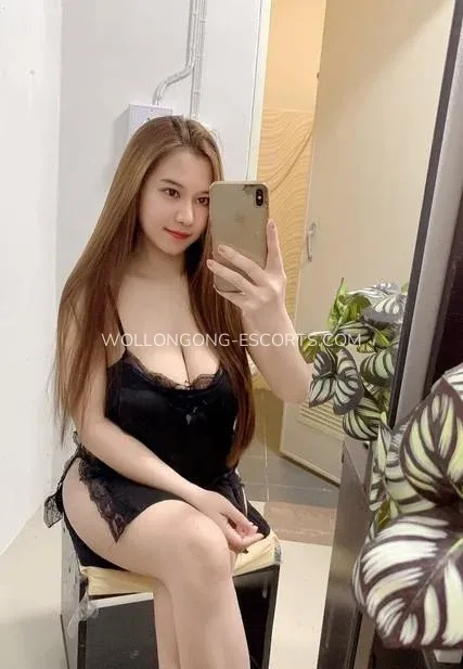 Wollongong escorts Dakota — 3