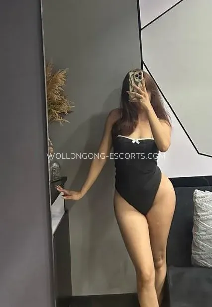 Wollongong escorts Helena — 3