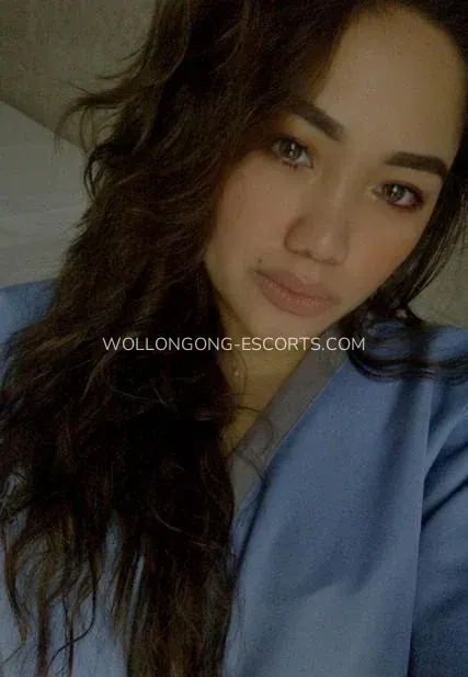 Wollongong escorts Carina — 3