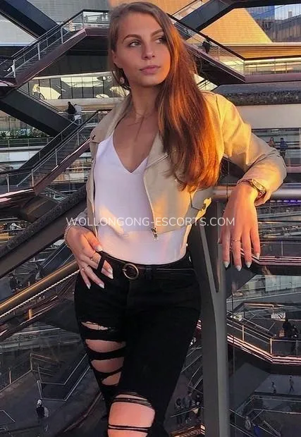 Wollongong escorts Elin — 2
