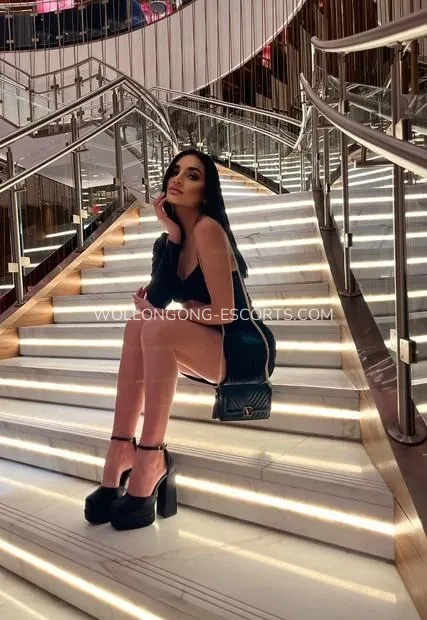 Wollongong escorts Anna