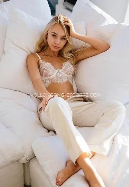 Wollongong escorts Astrid — 3