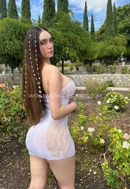 Wollongong escorts Mackenzie — 2