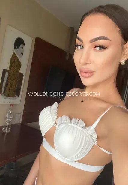 Wollongong escorts Karolina — 1