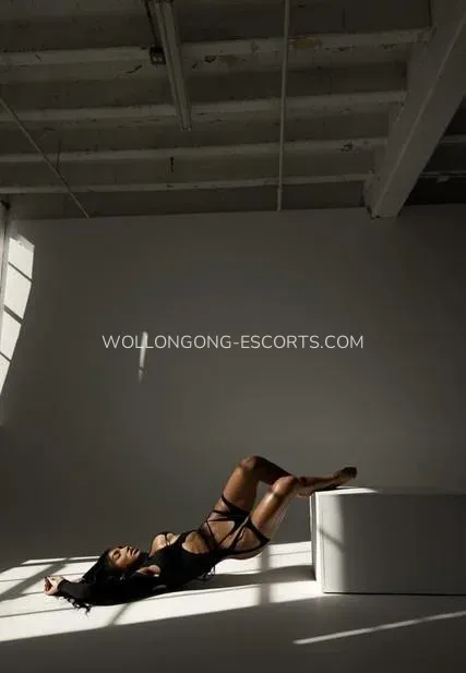 Wollongong escorts Isabelle — 3