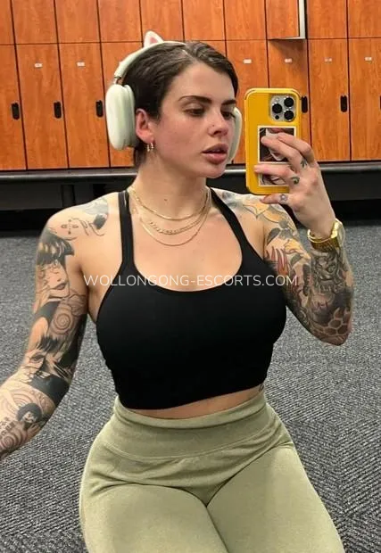 Wollongong escorts eva