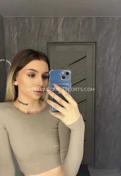 Wollongong escorts Alana — 1