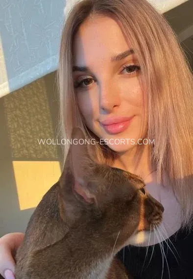 Wollongong escorts Lauren — 5