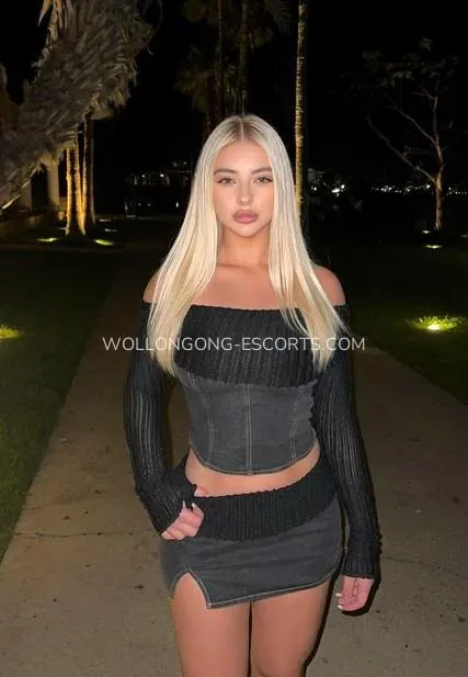 Wollongong escorts Angela — 8