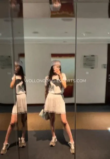 Wollongong escorts Erika — 5