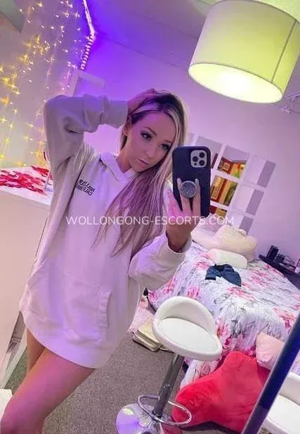 Wollongong escorts Isabelle — 3