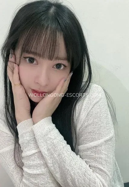 Wollongong escorts Louise — 1