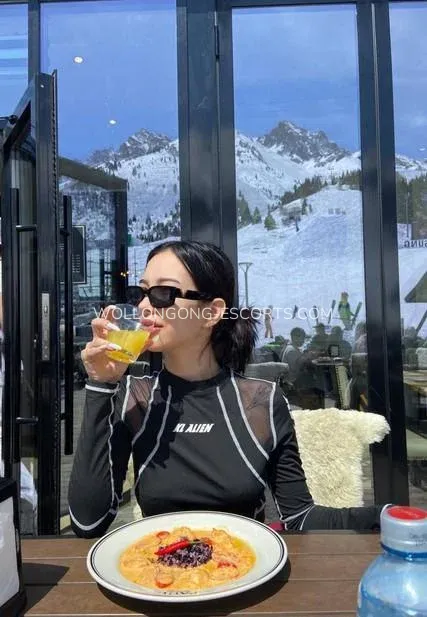 Wollongong escorts Zoey — 6