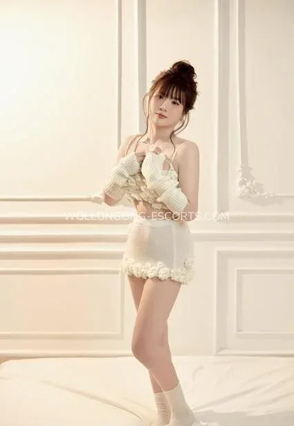 Wollongong escorts Carly — 3