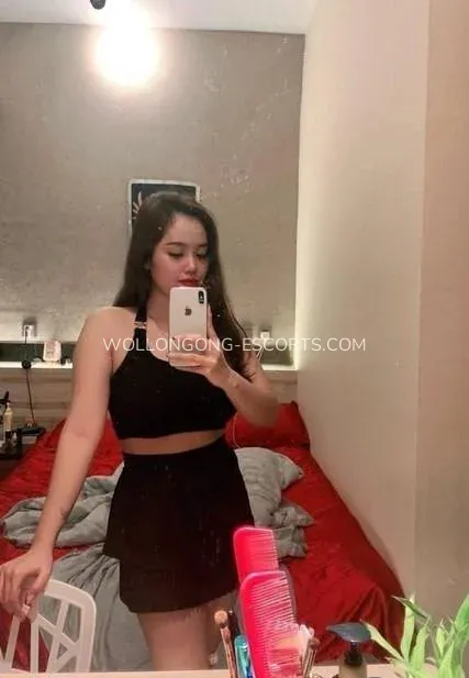 Wollongong escorts Elisabeth — 4