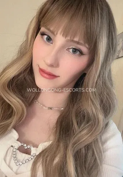 Wollongong escorts Caitlyn — 1