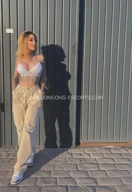 Wollongong escorts Diana — 1