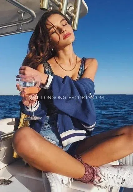 Wollongong escorts Reagan — 3