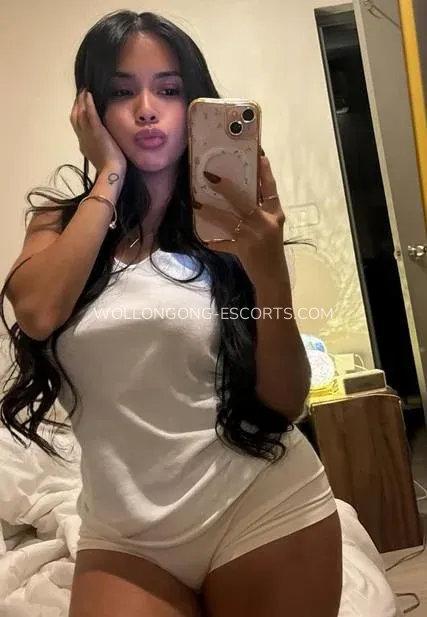 Wollongong escorts Violante — 1