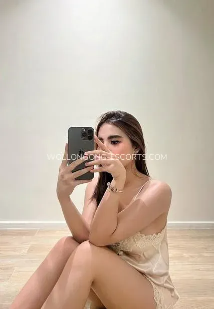 Wollongong escorts Briana — 5