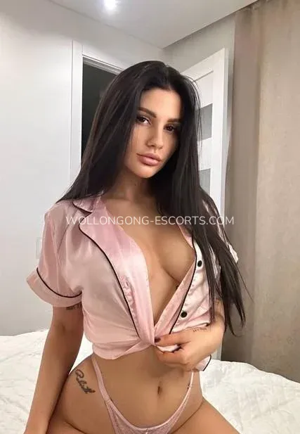 Wollongong escorts Emelie — 1