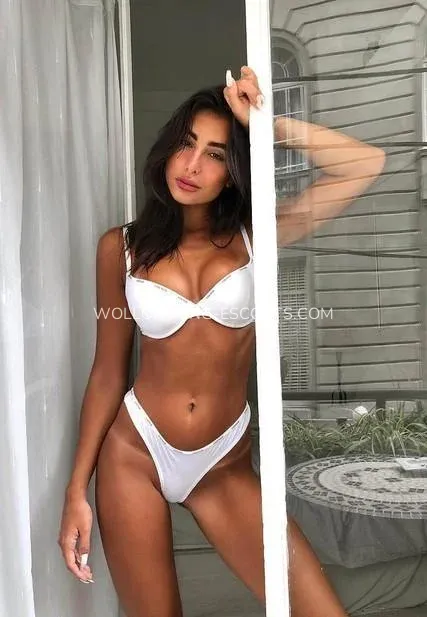 Wollongong escorts Emilia — 6