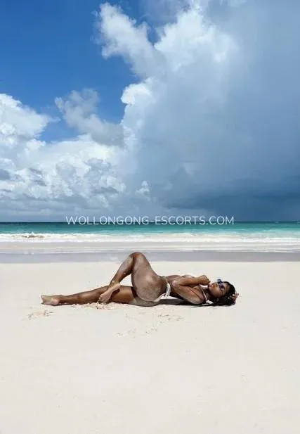 Wollongong escorts Isabelle — 4