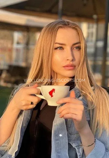 Wollongong escorts Elise — 7