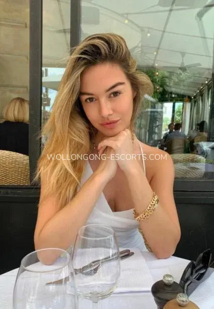 Wollongong escorts Emelie — 3
