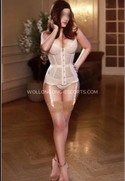 Wollongong escorts Autumn — 1