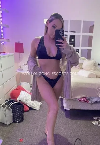 Wollongong escorts Isabelle — 1
