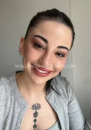 Wollongong escorts Mia — 5