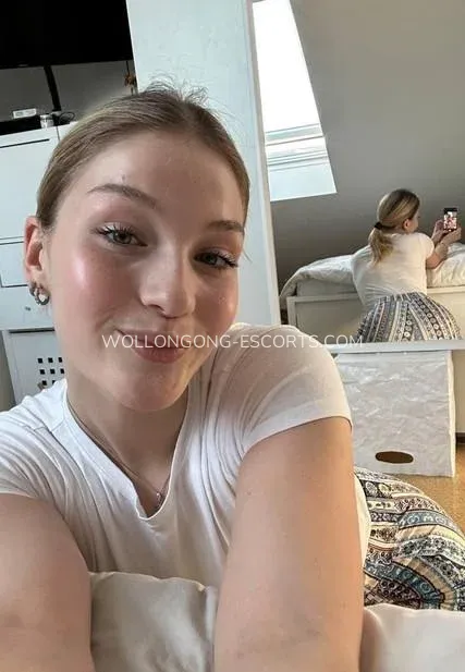 Wollongong escorts Isabelle — 4