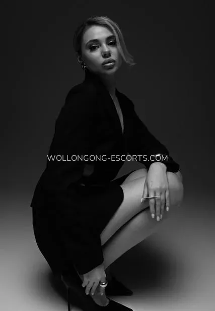 Wollongong escorts Selena — 5