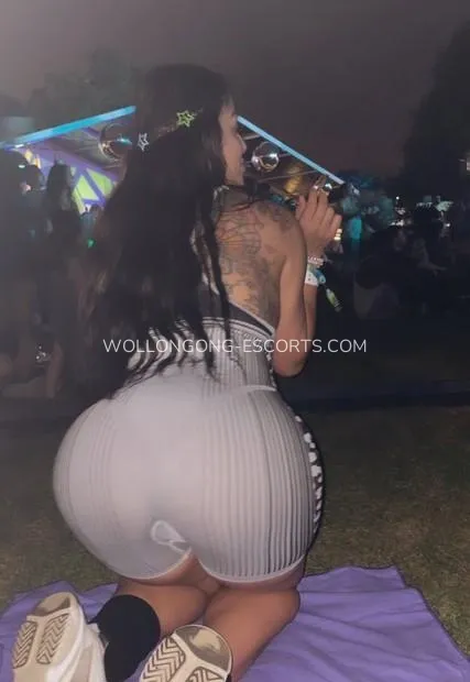 Wollongong escorts Chloe — 2
