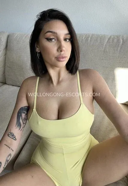 Wollongong escorts Zoe — 1