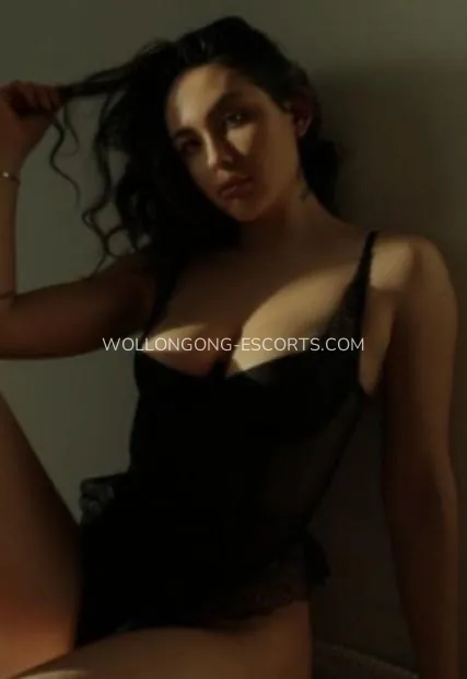 Wollongong escorts Emma — 2