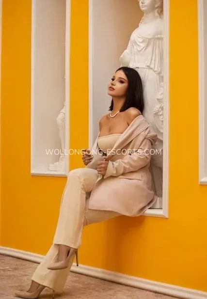 Wollongong escorts Daisy — 1