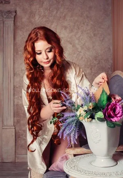 Wollongong escorts Selena — 4