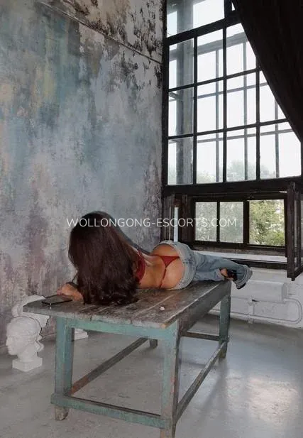 Wollongong escorts Autumn — 8