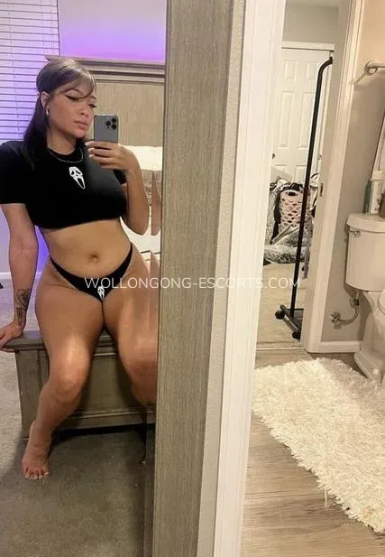 Wollongong escorts Charlotte — 1