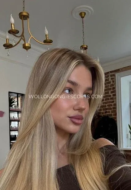 Wollongong escorts Lily — 3