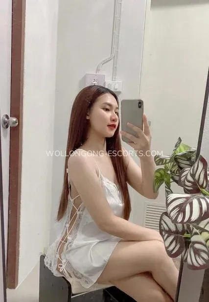 Wollongong escorts Dakota — 4