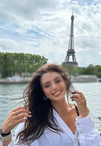 Wollongong escorts Autumn — 5