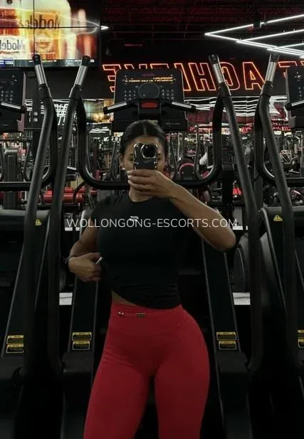 Wollongong escorts Isabelle — 5