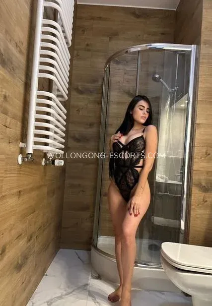 Wollongong escorts Julia — 3
