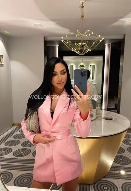 Wollongong escorts Summer — 2